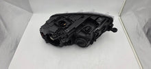 Laden Sie das Bild in den Galerie-Viewer, Frontscheinwerfer Skoda Octavia III 5E1941016B Xenon Rechts Headlight SCH6386865023ws