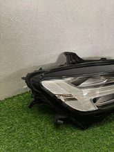Laden Sie das Bild in den Galerie-Viewer, Frontscheinwerfer Volvo V60 FOG523 Rechts Scheinwerfer Headlight SCH6387064776ae