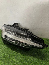 Laden Sie das Bild in den Galerie-Viewer, Frontscheinwerfer Volvo V60 FOG523 Rechts Scheinwerfer Headlight SCH6387064776ae