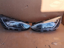 Laden Sie das Bild in den Galerie-Viewer, Frontscheinwerfer Ford Focus JX7B-13E016-AD JX7B-13E017-AD Ein Satz Headlight SCH6393400871hf