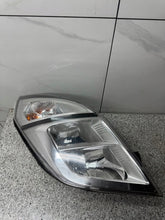 Laden Sie das Bild in den Galerie-Viewer, Frontscheinwerfer Nissan Interstar 26010BZ50A Rechts Scheinwerfer Headlight SCH6403735608qb