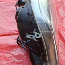 Laden Sie das Bild in den Galerie-Viewer, Frontscheinwerfer Toyota Sienna 298047443 Links Scheinwerfer Headlight SCH6410461812yv