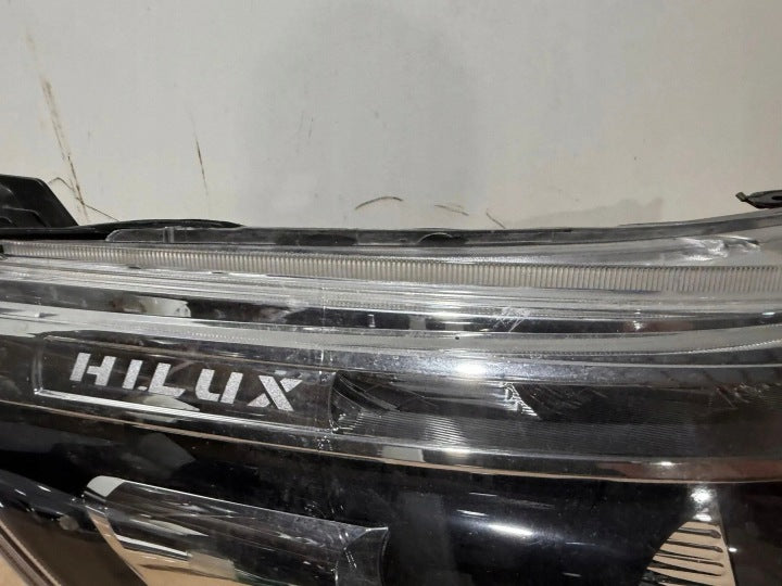 Frontscheinwerfer Toyota Hilux ARO31091 Links Scheinwerfer Headlight SCH6416727149ly