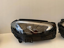 Laden Sie das Bild in den Galerie-Viewer, Frontscheinwerfer Mercedes-Benz A2069068104 Ein Satz Scheinwerfer Headlight SCH6419044268db