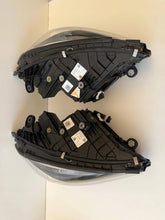 Laden Sie das Bild in den Galerie-Viewer, Frontscheinwerfer Mercedes-Benz A2069068104 Ein Satz Scheinwerfer Headlight SCH6419044268db