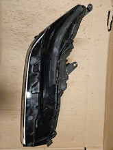 Laden Sie das Bild in den Galerie-Viewer, Frontscheinwerfer Toyota 42-119 Rechts Scheinwerfer Headlight SCH6431007294il