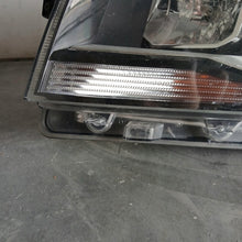 Load image into Gallery viewer, Frontscheinwerfer Man Tge Crafter 7C1941005 Links Scheinwerfer Headlight SCH6447344985hm