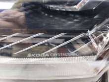Laden Sie das Bild in den Galerie-Viewer, Frontscheinwerfer Skoda Karoq 57B941035B Links Scheinwerfer Headlight SCH6456203407mu