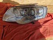 Laden Sie das Bild in den Galerie-Viewer, Frontscheinwerfer VW Passat 3C0941751G Xenon Links Scheinwerfer Headlight SCH6461675209ve