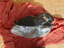Laden Sie das Bild in den Galerie-Viewer, Frontscheinwerfer VW Passat 3C0941751G Xenon Links Scheinwerfer Headlight SCH6461675209ve