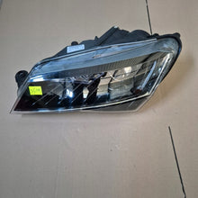 Load image into Gallery viewer, Frontscheinwerfer Skoda Superb 3V1941015B Xenon Links Scheinwerfer Headlight SCH6462785711fp
