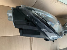 Laden Sie das Bild in den Galerie-Viewer, Frontscheinwerfer Seat Ateca 576941008G Rechts Scheinwerfer Headlight SCH6470691644zn