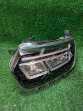 Laden Sie das Bild in den Galerie-Viewer, Frontscheinwerfer Dacia Duster 260602515R Links Scheinwerfer Headlight SCH6499700098zu