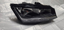 Laden Sie das Bild in den Galerie-Viewer, Frontscheinwerfer Skoda Fabia III 6V1941016D Rechts Scheinwerfer Headlight SCH6509322714mv