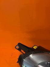 Laden Sie das Bild in den Galerie-Viewer, Frontscheinwerfer Alfa Romeo 00505530730 Xenon Rechts Scheinwerfer Headlight SCH6516340157mp