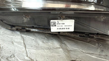 Laden Sie das Bild in den Galerie-Viewer, Frontscheinwerfer Hyundai Tucson D7921110A0 Links Scheinwerfer Headlight SCH6521347507bi