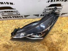 Laden Sie das Bild in den Galerie-Viewer, Frontscheinwerfer Toyota Yaris 212-11BZL-LDEM2 Links Scheinwerfer Headlight SCH6524125866ui