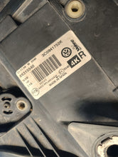 Laden Sie das Bild in den Galerie-Viewer, Frontscheinwerfer VW Passat 3C0941752K 4L0907391 Rechts Scheinwerfer Headlight SCH6525845607nq