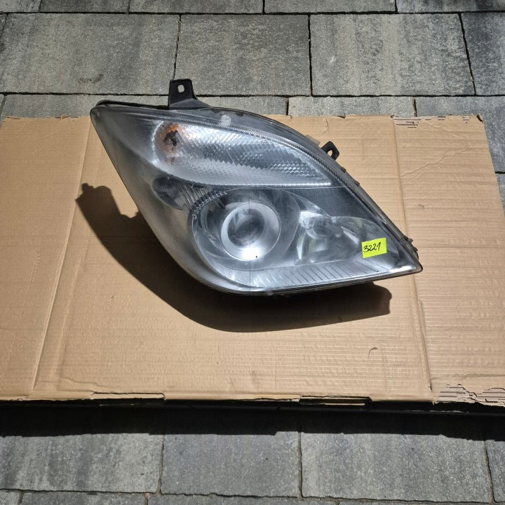 Frontscheinwerfer Mercedes-Benz Sprinter A9068201061 Xenon Rechts Headlight SCH6529085126yj