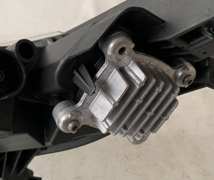 Frontscheinwerfer Nissan Juke 26125-6PA0A LED Ein Stück (Rechts oder Links) SCH6536489239km