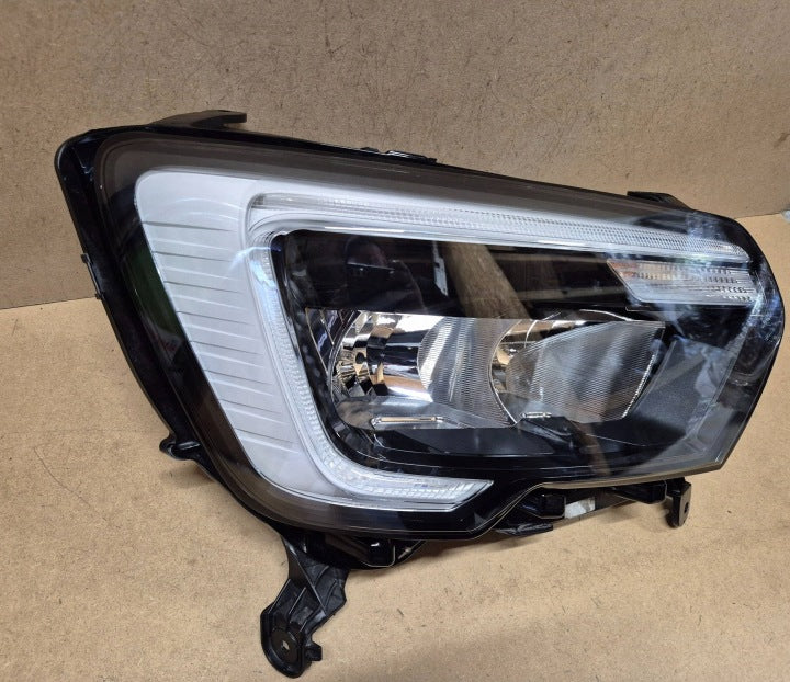 Frontscheinwerfer Renault Master III 260105567R Rechts Scheinwerfer Headlight SCH6536747727ln
