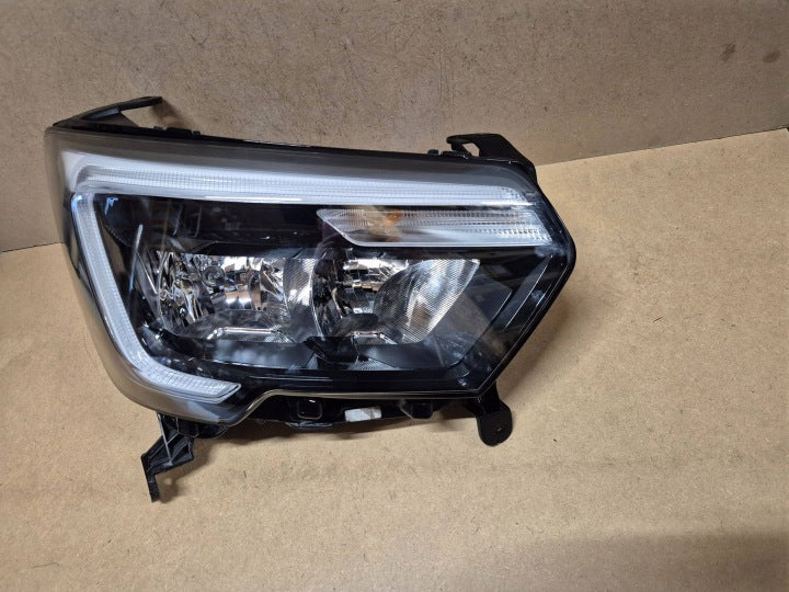 Frontscheinwerfer Renault Master III 260105567R Rechts Scheinwerfer Headlight SCH6536747727ln