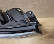 Laden Sie das Bild in den Galerie-Viewer, Frontscheinwerfer Renault Master III 260105567R Rechts Scheinwerfer Headlight SCH6536747727ln