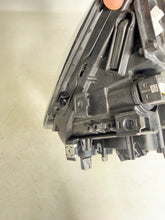 Laden Sie das Bild in den Galerie-Viewer, Frontscheinwerfer Seat Tarraco 5FJ941007K Links Scheinwerfer Headlight SCH6548089962ql