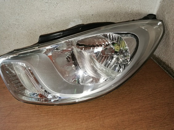 Frontscheinwerfer Hyundai I Van 921020X120 Ein Stück (Rechts oder Links) SCH6557889481ty