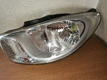 Laden Sie das Bild in den Galerie-Viewer, Frontscheinwerfer Hyundai I Van 921020X120 Ein Stück (Rechts oder Links) SCH6557889481ty