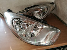 Laden Sie das Bild in den Galerie-Viewer, Frontscheinwerfer Hyundai I Van 921020X120 Ein Stück (Rechts oder Links) SCH6557889481ty