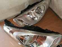 Laden Sie das Bild in den Galerie-Viewer, Frontscheinwerfer Hyundai I Van 921020X120 Ein Stück (Rechts oder Links) SCH6557889481ty