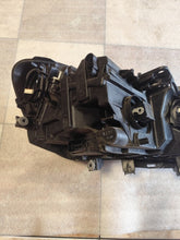 Laden Sie das Bild in den Galerie-Viewer, Frontscheinwerfer BMW 2 Active 8738645-04 LED Links Scheinwerfer Headlight SCH6562792669dq