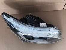 Laden Sie das Bild in den Galerie-Viewer, Frontscheinwerfer Mercedes-Benz Vito W447 A4479061501 Rechts Headlight SCH6578036101kn