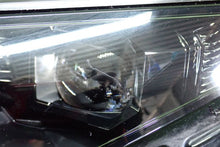 Laden Sie das Bild in den Galerie-Viewer, Frontscheinwerfer Nissan Qashqai III J12 268604-01 Links Scheinwerfer Headlight SCH6589975230zd