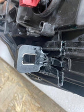 Laden Sie das Bild in den Galerie-Viewer, Frontscheinwerfer Audi A3 8V0941006C Xenon Rechts Scheinwerfer Headlight SCH6607585559yo