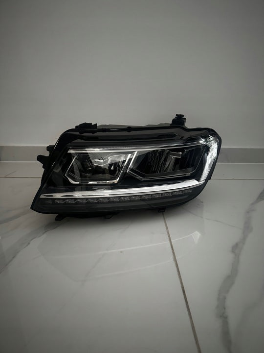 Frontscheinwerfer VW Tiguan 5NB941035B Links Scheinwerfer Headlight SCH6642654523zn