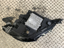 Laden Sie das Bild in den Galerie-Viewer, Frontscheinwerfer Opel Corsa F 39162658 354261827 Links Scheinwerfer Headlight SCH6643199639uh