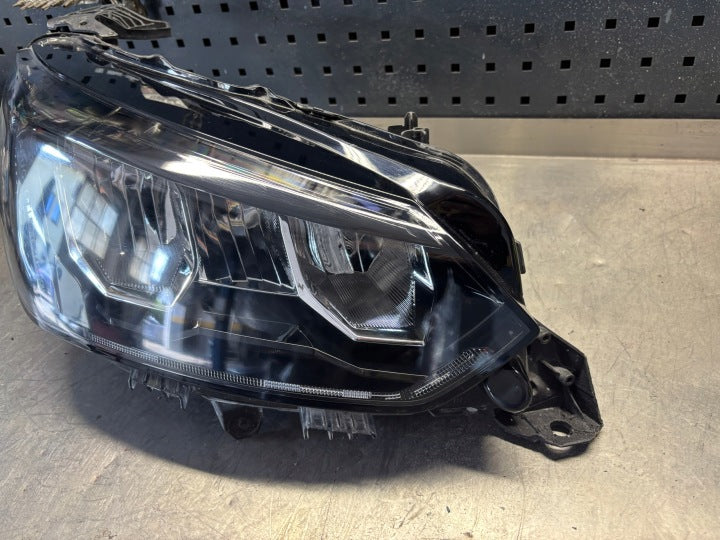 Frontscheinwerfer Peugeot 208 II 9833036180 Rechts Scheinwerfer Headlight SCH6657904956di