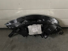 Load image into Gallery viewer, Frontscheinwerfer Kia Soul 52102177 Links Scheinwerfer Headlight SCH6667363060ne