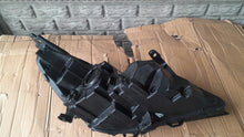 Load image into Gallery viewer, Frontscheinwerfer Opel Astra 39195688 Links Scheinwerfer Headlight SCH6672472631bn