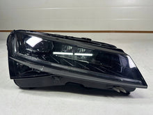 Load image into Gallery viewer, Frontscheinwerfer Skoda Superb III 3V1941016E Rechts Scheinwerfer Headlight SCH6672873510lp