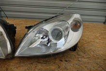 Laden Sie das Bild in den Galerie-Viewer, Frontscheinwerfer Mercedes-Benz W245 3242342KOD 85122000 Ein Satz Headlight SCH6686022204lb