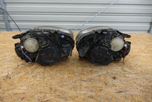 Laden Sie das Bild in den Galerie-Viewer, Frontscheinwerfer Mercedes-Benz W245 3242342KOD 85122000 Ein Satz Headlight SCH6686022204lb