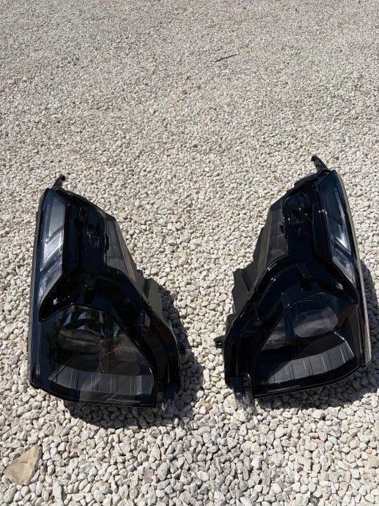 Frontscheinwerfer Ford Transit Courier R2X613E014AF Ein Satz Headlight SCH6697643348zb