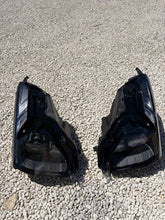 Laden Sie das Bild in den Galerie-Viewer, Frontscheinwerfer Ford Transit Courier R2X613E014AF Ein Satz Headlight SCH6697643348zb