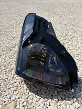 Laden Sie das Bild in den Galerie-Viewer, Frontscheinwerfer Ford Transit Courier R2X613E014AF Ein Satz Headlight SCH6697643348zb