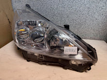 Laden Sie das Bild in den Galerie-Viewer, Frontscheinwerfer Toyota Prius Plus 290803 Rechts Scheinwerfer Headlight SCH6700531765cd