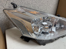 Laden Sie das Bild in den Galerie-Viewer, Frontscheinwerfer Toyota Prius Plus 290803 Rechts Scheinwerfer Headlight SCH6700531765cd