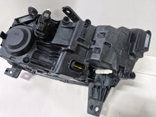 Laden Sie das Bild in den Galerie-Viewer, Frontscheinwerfer Dacia Duster 260107725R Full LED Rechts Scheinwerfer Headlight SCH6702726236cp